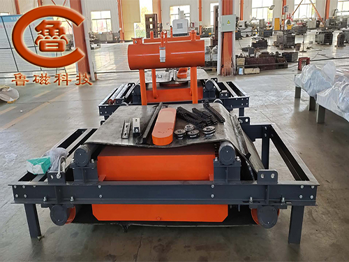 油冷自卸式電磁除鐵器 油冷自卸式電磁除鐵器